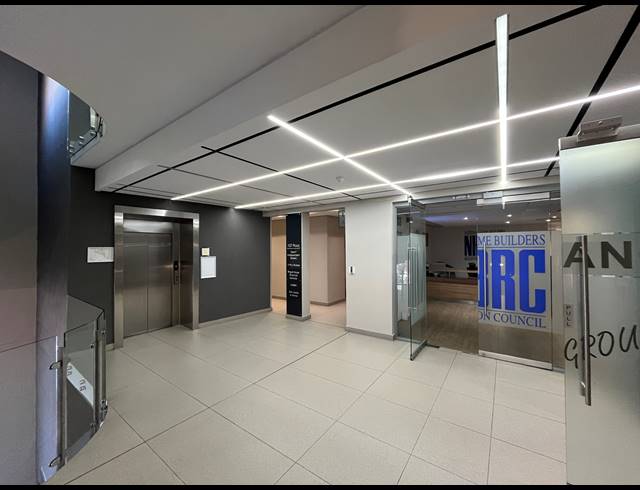 1,194M² OFFICE TO LET IN CENTURY CITY
